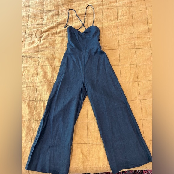 Reformation Oregano Linen Wide Leg
Jumpsuit in Black Size 4 - Picture 7 of 13